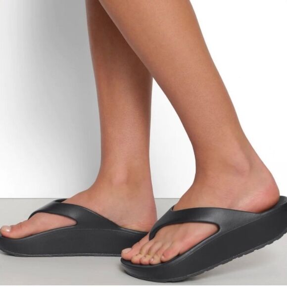 New Skims Molded Thong Sandals Flip Flops Platform - Picture 1 of 8